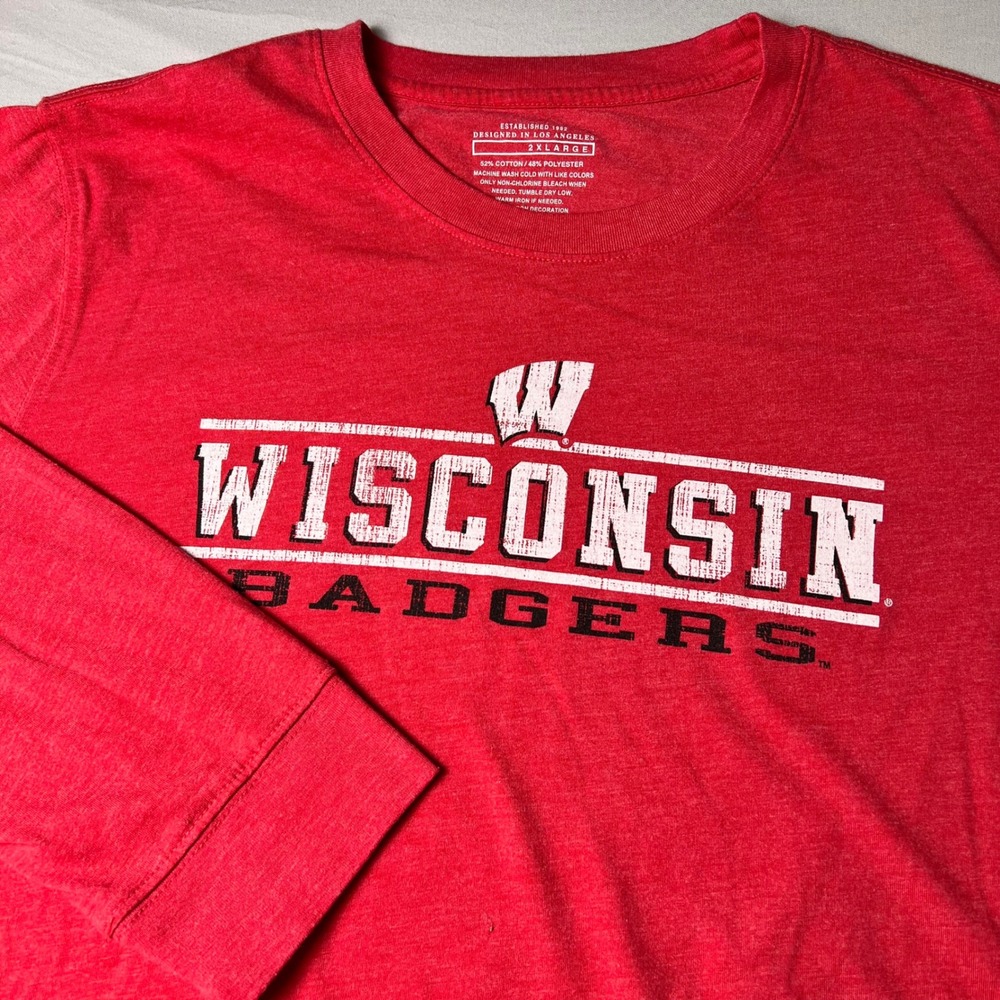 Wisconsin Badgers Long Sleeve Graphic T-Shirt Red Mens 2XL NCAA Fan Gear